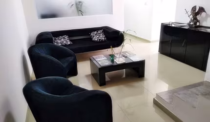 Casa Comercial de Alto Padrão com 9 Quartos e 11 Salas em Itu-SP, Brasil  200,00 m²  Faturamento Mensal de R$15.700,00