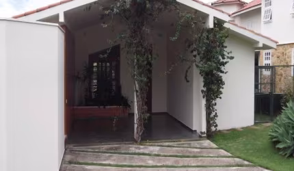 Espetacular Casa Colonial para Locação e venda em um dos Melhores Condomínios Fechados da Cidade Santo antonio