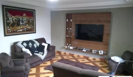 Excelente casa térrea no Bairro Ferrazópolis.