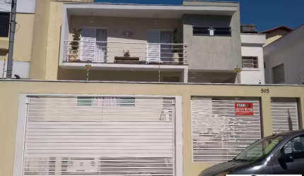 Lindo sobrado no Bairro Santa Terezinha, entrar e morar.