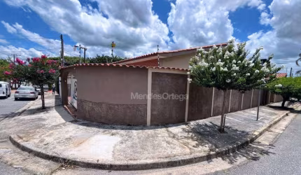 Casa com 3 dormitórios à venda, 141 m² por R$ 650.000,00 - Jardim Simus - Sorocaba/SP