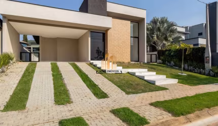 Casa em Condomínio-  Figueira Garden / Atibaia