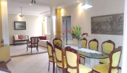 SOBRADO NO JARDIM FRANÇA CONTENDO 3 SUÍTES COM SACADA, PISCINA, CHURRASQUEIRA, QUINTAL E 6 VAGAS