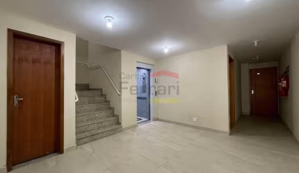 Apartamento 61m² , 2 dormitórios com varanda, cozinha ampla e lavanderia privativa. Proximo ao Metrô