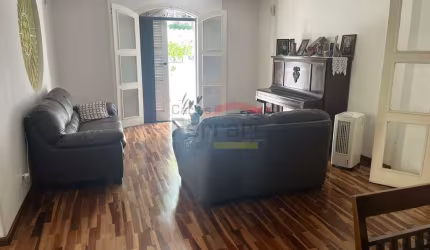 Sobrado estilo europeu no Jardim França, 4 dormitórios, 2 suítes, 4 vagas,. Estuda permuta.