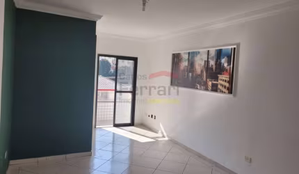 Vende ou permuta imóvel Praia Grande, com 1 dormitório, sala cozinha, banheiro, 1 vaga de ga