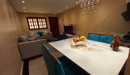 Ótima casa em condomínio com espaço gourmet
