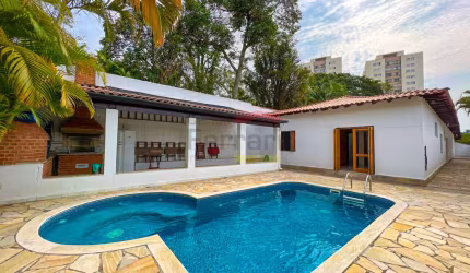 Assobradada no Jardim Floresta, àrea Útil 356m², 3 Suítes, 7 Vagas, Piscina, Espaço Gourmet