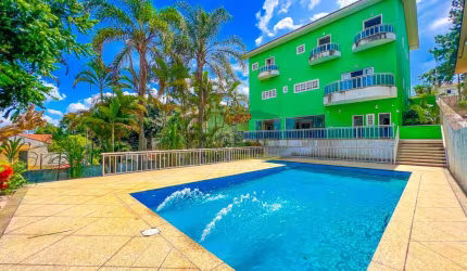 Casa de Alto padrão no Tremembé sendo 8 Suites 8 vagas, Piscina, Churrasqueira e Salão de Festas.