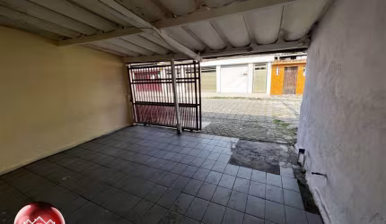 PRÓXIMO DO CENTRO DE CUBATÃO - LOCAL BOM - Casa Geminada no Jd. São Francisco em Cubatão - R$279.000.