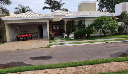 Casa de condomínio para venda tem 268 metros quadrados com 3 quartos