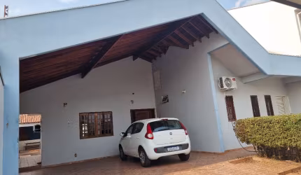 Linda casa térrea a venda no Jardim Itália