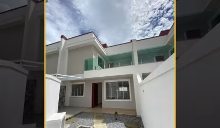 VENDO MARAVILHOSA CASA COM 3 DORMITÓRIOS NO OURO VERDE EM RIO DAS OSTRAS