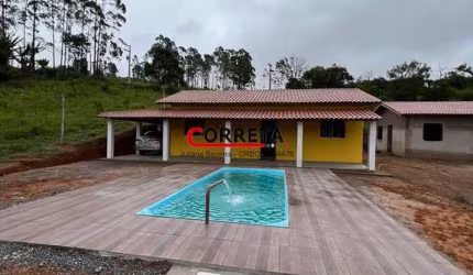 OPORTUNIDADE DE CHÁCARA COM PISCINA EM FASE DE ACABAMENTO IBIÚNA-SP