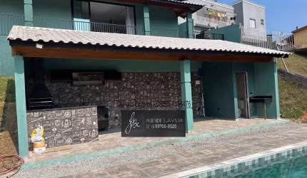Chácara com ótima localização á venda em Condomínio fechado com vista panor