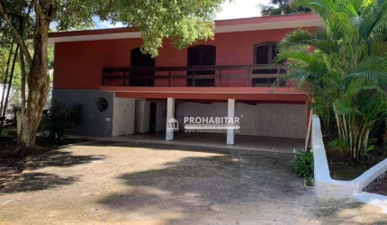 Vendo casa completa, com tudo do que tem uma chácara e com mais 2 casas anexas, no Jardim Shangrilá  com 3 dormitórios sendo 1 suíte varanda.