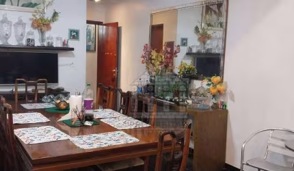 Sobrado com 4 dormitórios à venda no Jardim Almeida Prado