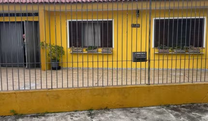 Casa principal + 3 apt gerando R$2050 ao mês