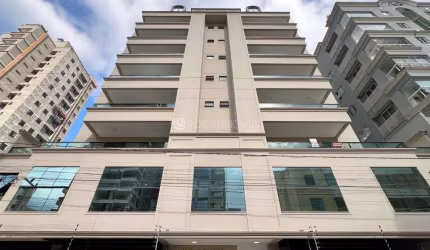 Aconchegante Apartamento Mobiliado com 2 Suítes e Churrasqueira em Meia Praia