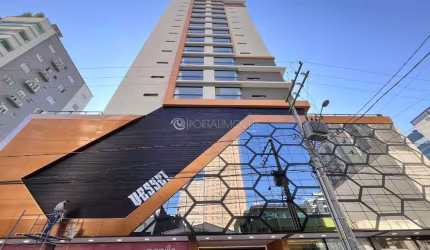Vaso Residencial: Conforto e Modernidade Próximo ao Mar de Meia Praia