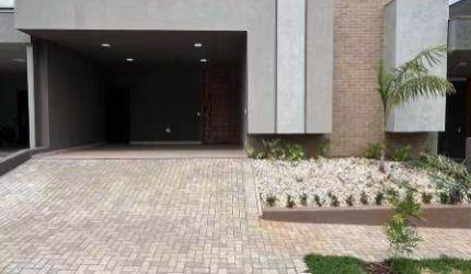 Casa à venda no Condomínio Ideal Life com 3 dormitórios, 2 vagas de garagem.