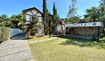 Casa com 3 dormitórios para alugar, 380 m² por R$ 11.361,00/mês - Arujá Hills I  - Arujá/SP