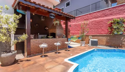 Casa tipo para venda com 4 quartos, sendo 1 suíte, 209m²