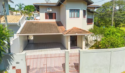 Sobrado para venda com 3 quartos, sendo 1 suíte, 287m²