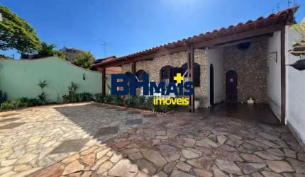 Casa com 3 quartos à venda na Rua Apucarana, 375, Ouro Preto, Belo Horizonte por R$ 1.300.000