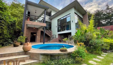 Casa com 3 dormitórios à venda, 390 m² por R$ 2.500.000,00 - Cascata dos Amores - Teresópolis/RJ