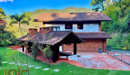 Casa Triplex Espetacular Próxima à Feirinha do Alto – Aceita permuta por Imóvel em Niterói