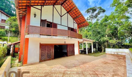 Casa com 4 dormitórios à venda, 209 m² por R$ 1.200.000,00 - Granja Guarani - Teresópolis/RJ