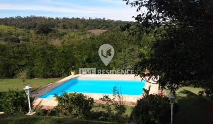 Linda Chácara em Condomínio com muita área verde e Lagos