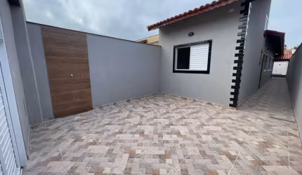 Casa - Padrão, para Venda em Itanhaém/SP