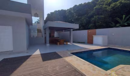 Sobrado com 3 dormitórios à venda, 135 m² por R$ 1.200.000,00 - Guaiuba - Guarujá/SP