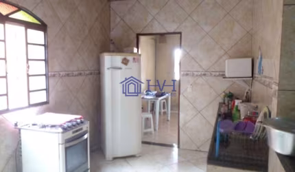 Casa com 4 quartos à venda na Vida Nova, Vespasiano  por R$ 260.000