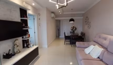 Apartamento com móveis no centro