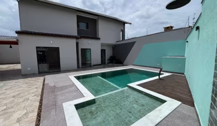 Casa estilo sobreposta no bairro Jardim Suarão