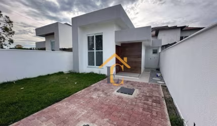 Linda Casa linear com 2 dormitórios à venda, 63 m² por R$ 320.000 - Jardim Campomar - Rio das Ostras/RJ