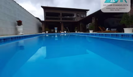 Sobrado à venda no bairro Jardim Primavera - Caraguatatuba/SP