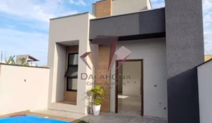 Casa com piscina para venda