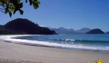 Condomínio Fechado - 700 m² - Linda Praia