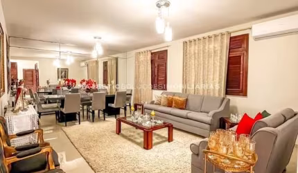 Casa perto da praia com 04 quartos e área gourmet no Olho D'agua