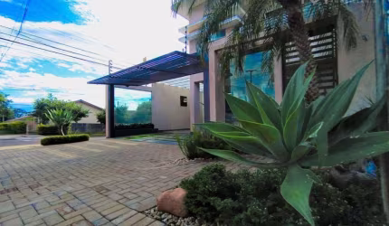 Sobrado com 3 dormitórios à venda, 129 m² por R$ 990.000,00 - Coqueiral - Cascavel/PR