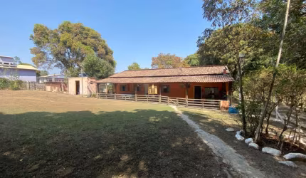 OPORTUNIDADE! Sitio comercial de 4 quartos com piscina, churrasqueira e muito mais em Esmeraldas-MG, Melo Viana! Venha conferir!