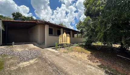 Linda Casa de 3 Quartos com Suíte e 3 Salas em Fernão Dias, Esmeraldas-MG  250,00 m²  2 Vagas de Garagem