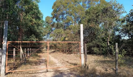 Sítio Comercial de Alto Padrão à Venda em Esmeraldas-MG, Bairro Vargem: 4 quartos, 2 salas, 2 banheiros, 10 vagas, 30.000m².