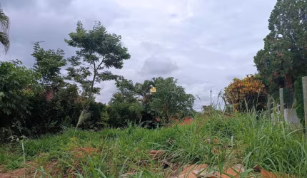 Terreno de 420m² no Condomínio Clube dos 200 em Esmeraldas-MG: Construa a Casa dos Seus Sonhos!