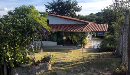 Sítio à venda em Tropeiros, Esmeraldas-MG: seu refúgio encantador de 3 quartos e 1500m²! Venha conhecer!