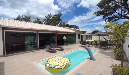 Casa com Piscina e Área Gourmet à Venda em Andiroba, Esmeraldas - R$300.000